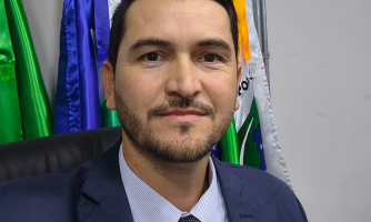 Vereador Silas da Ambulância apresenta indicações para criação da Guarda Municipal e retirada de veículos abandonados em ruas de Araputanga