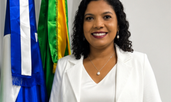 Vereadora Cléo Camargo propõe atualização do regime jurídico dos servidores municipais para permitir atuação como MEI