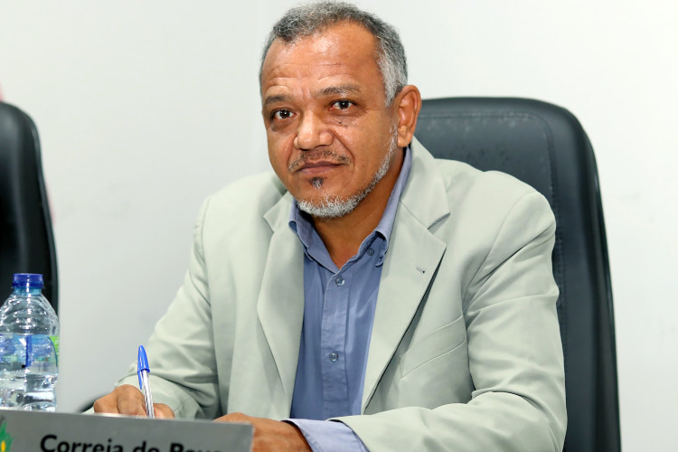 Vereador Correia solicita construção de banheiros na Praça Romeu Furlan