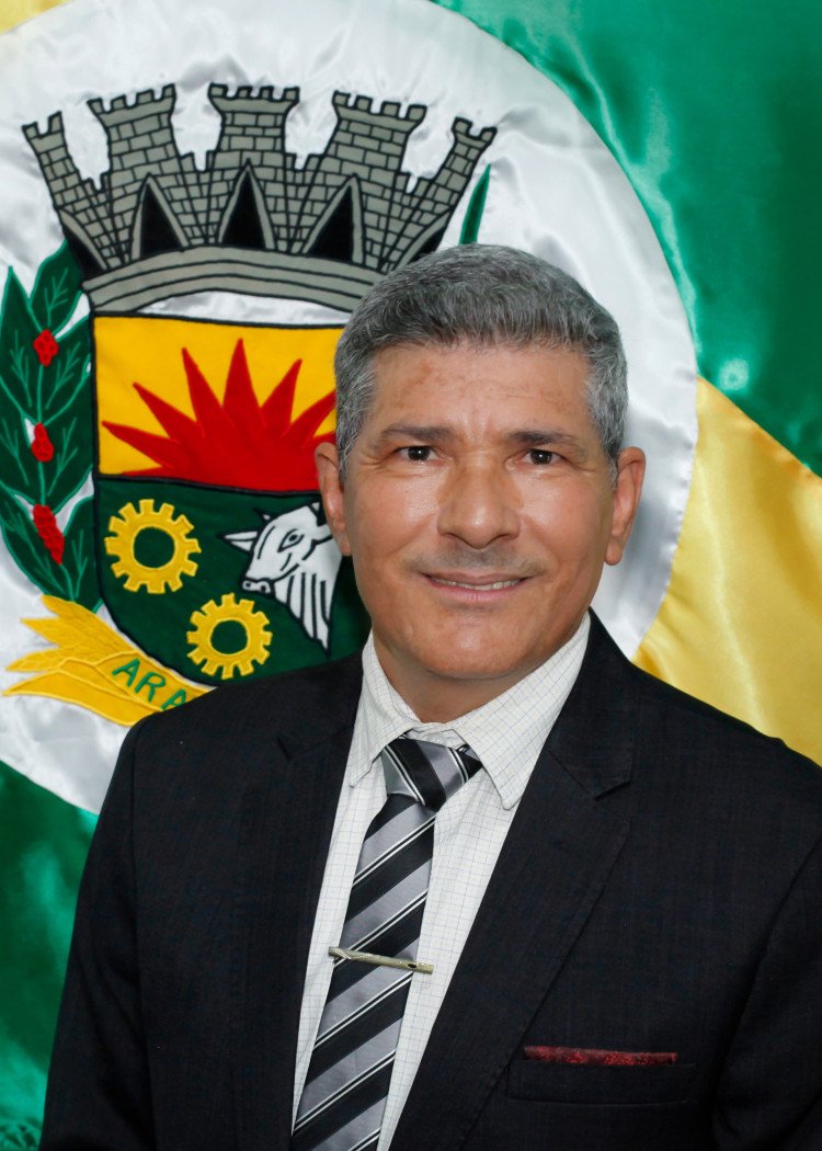 Vereador Irmão Lázaro solicita construção de passarela elevada em frente à Feira Municipal de Araputanga