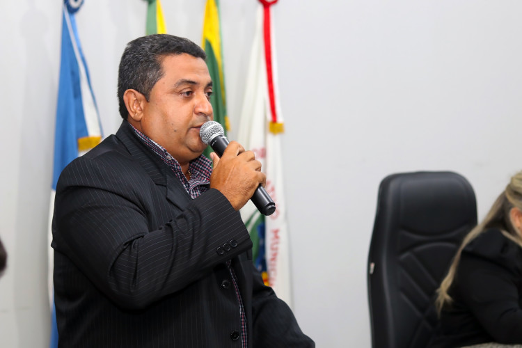 Vereadores de Araputanga aprovam requerimentos solicitando ao Poder Executivo atender indicações do vereador Gilmar do Tota