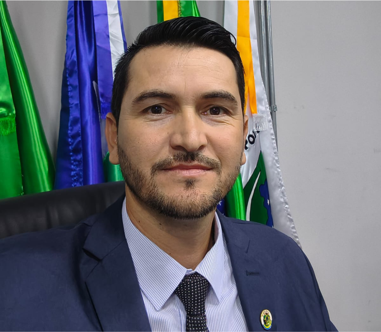 Vereador Silas da Ambulância apresenta indicações para criação da Guarda Municipal e retirada de veículos abandonados em ruas de Araputanga